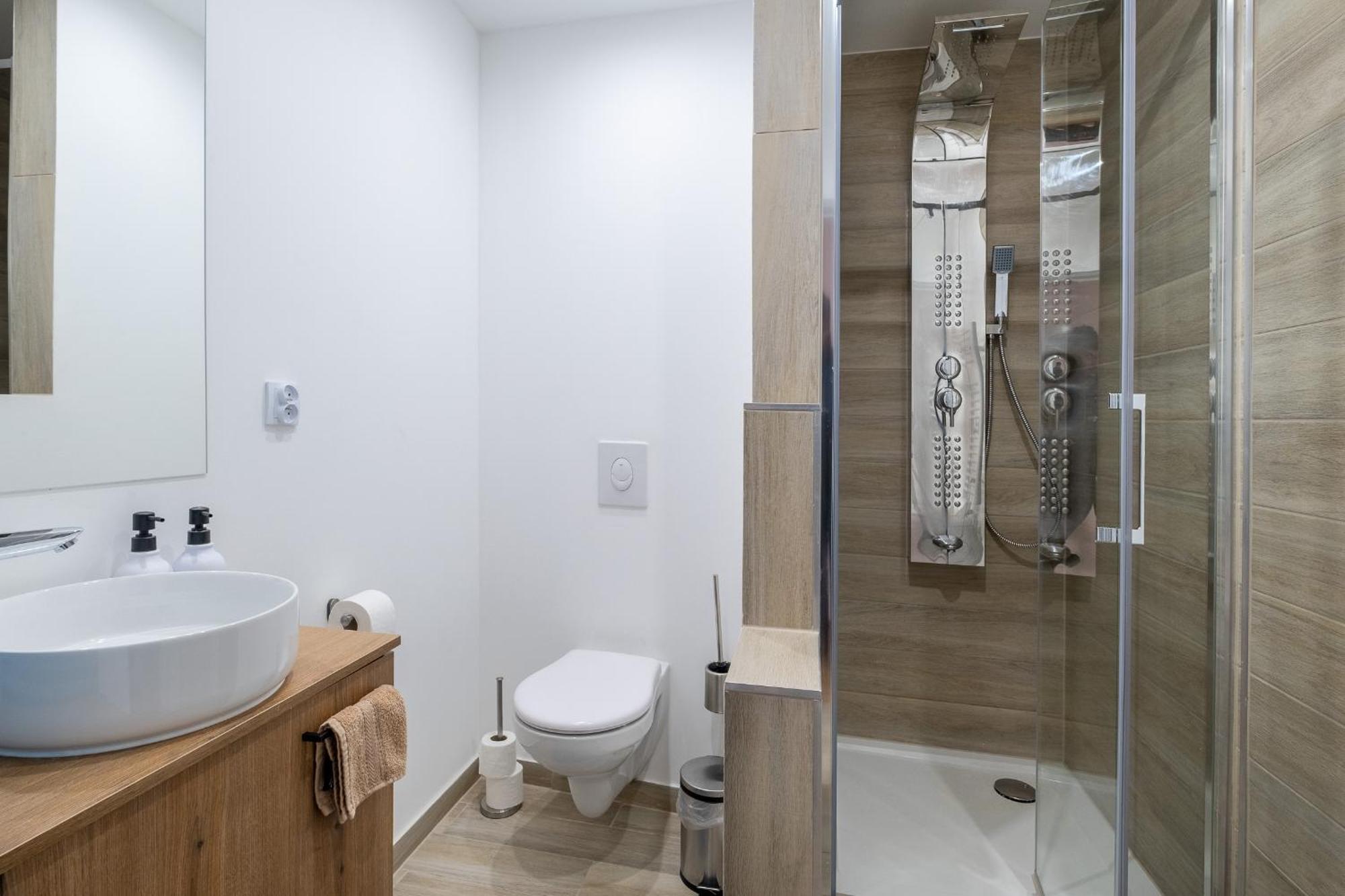 Nomad Apartments - Vue Collegiale Динан Номер фото