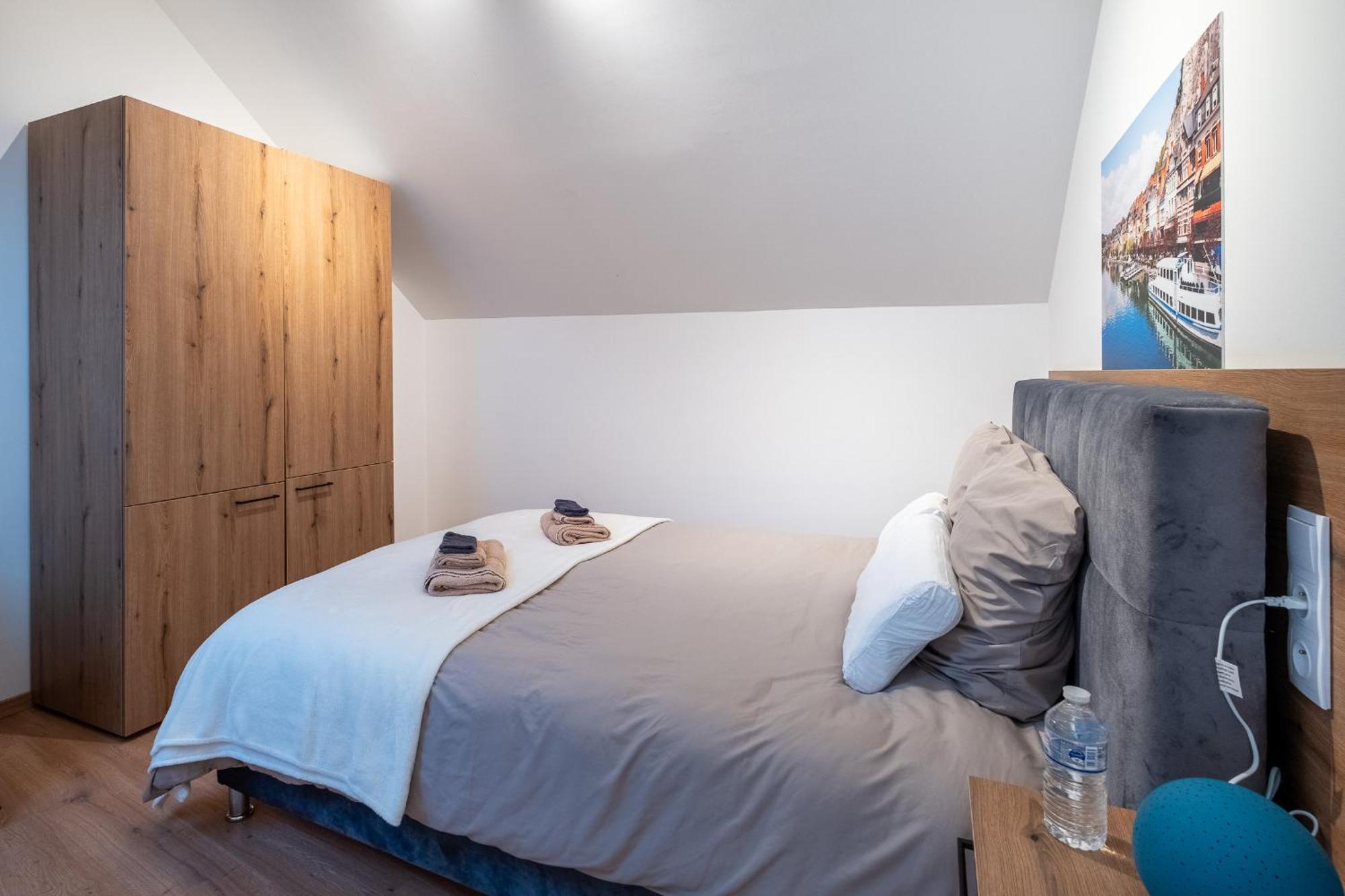 Nomad Apartments - Vue Collegiale Динан Экстерьер фото
