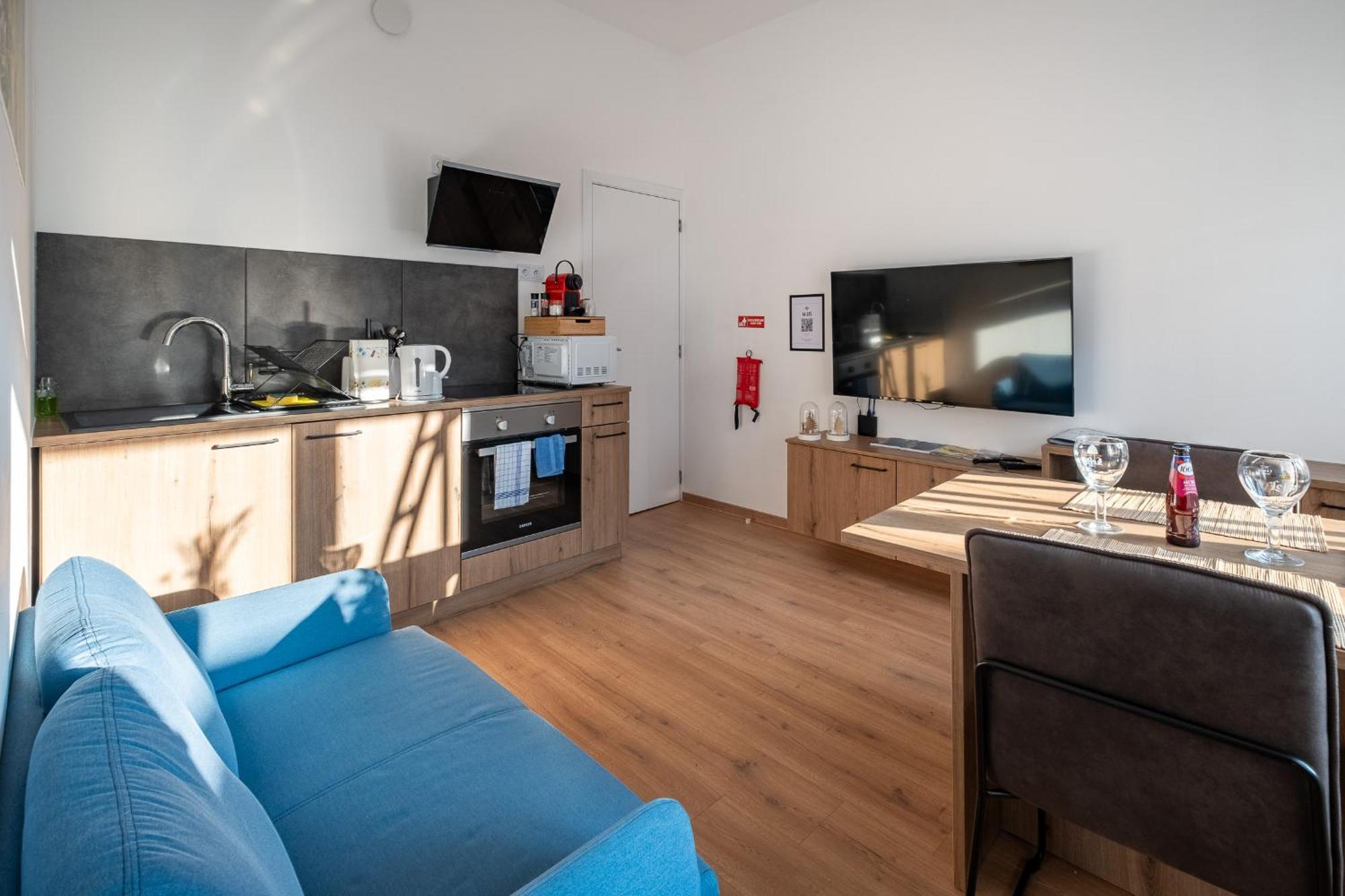 Nomad Apartments - Vue Collegiale Динан Экстерьер фото