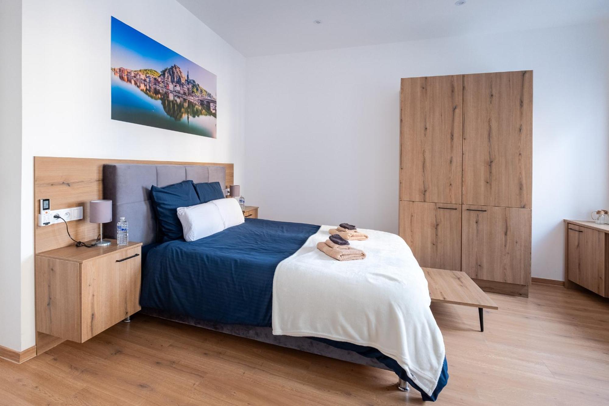 Nomad Apartments - Vue Collegiale Динан Номер фото
